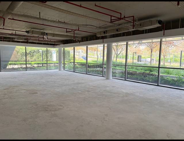 595M² OFFICE TO LET IN WATERFALL